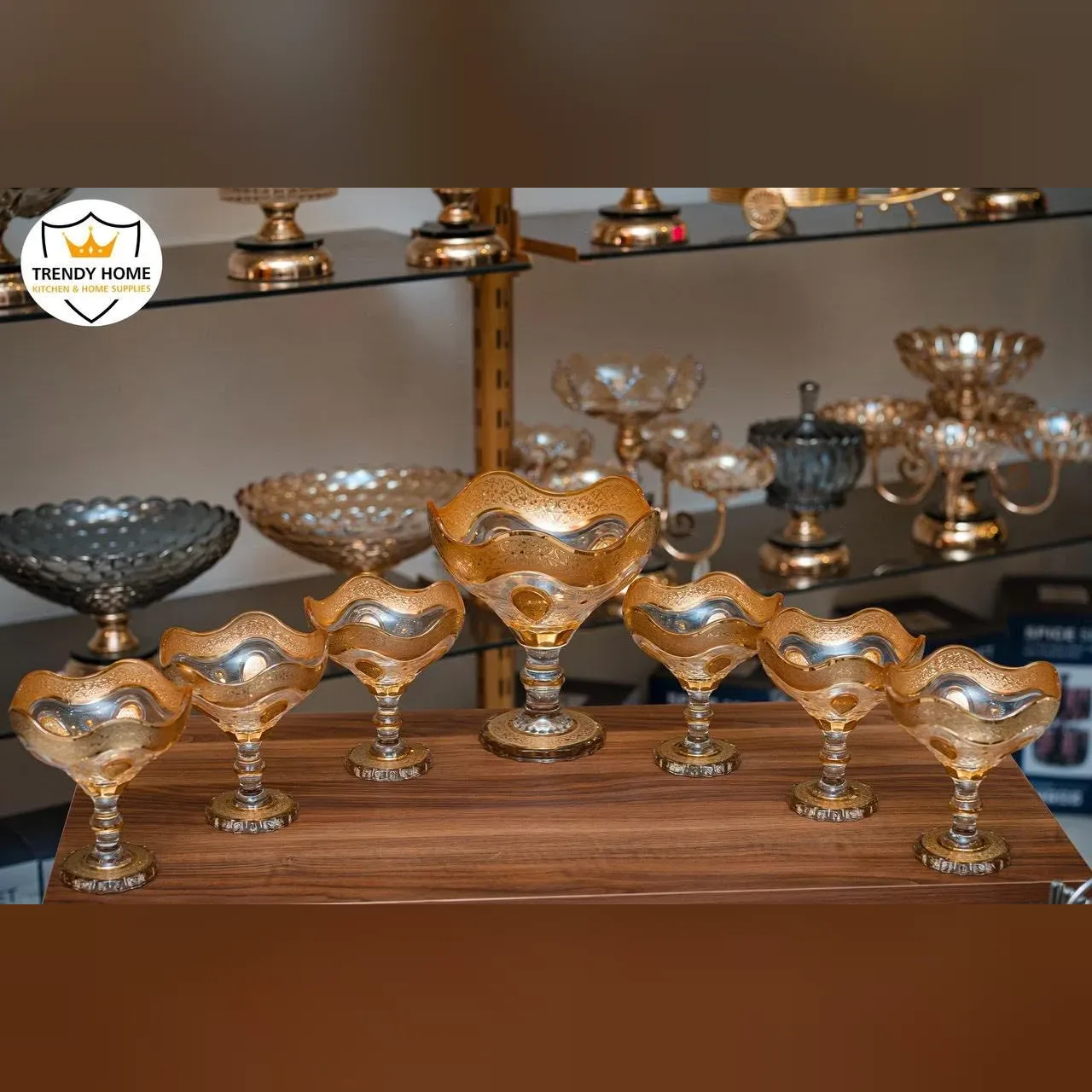 طقم كاسات حلا زجاج مذهب
